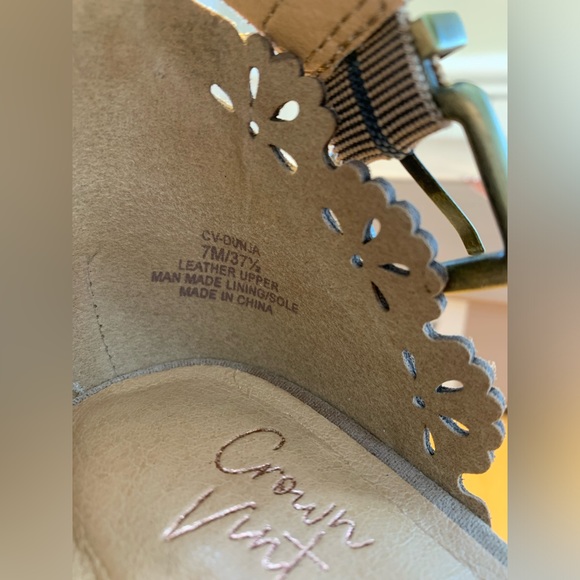 Crown Vintage Dunja Warm Nude Cow Suede Wedge, Size 7M - Picture 5 of 6